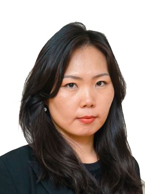 МӨНХБУЯН Б — Ахлах багш