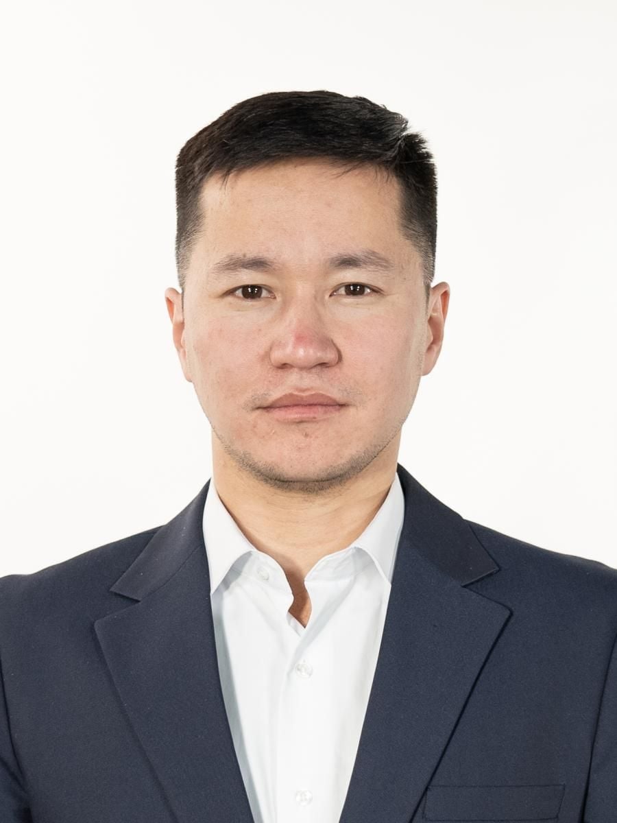 ГАНХУЯГ Н — Багш