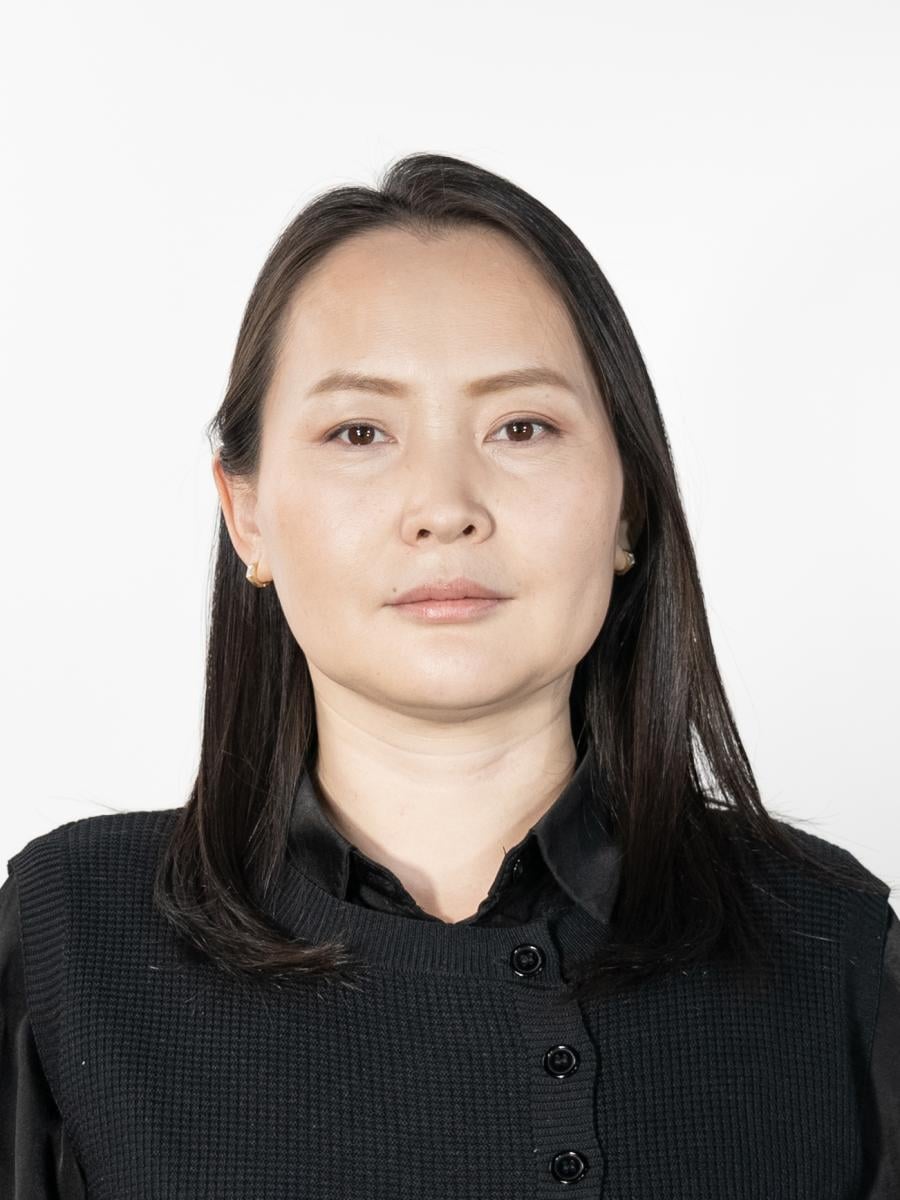 АРИУНЗАЯА Б — Ахлах багш