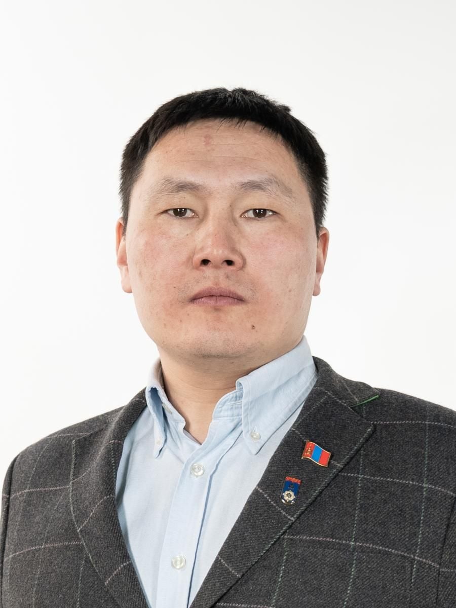 ТҮВШИНБАЯР А — Ахлах багш